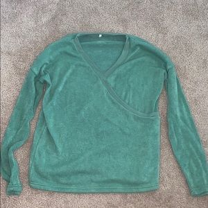 NWOT Turquoise Sweat with Twist Front